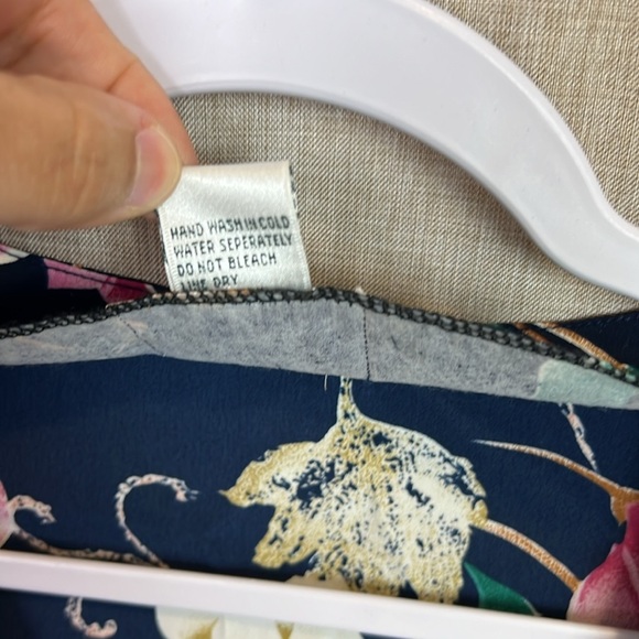 Wild Thyme Vintage Floral Button Down Short Sleeve Navy Blue Polyester Blouse - Picture 5 of 8